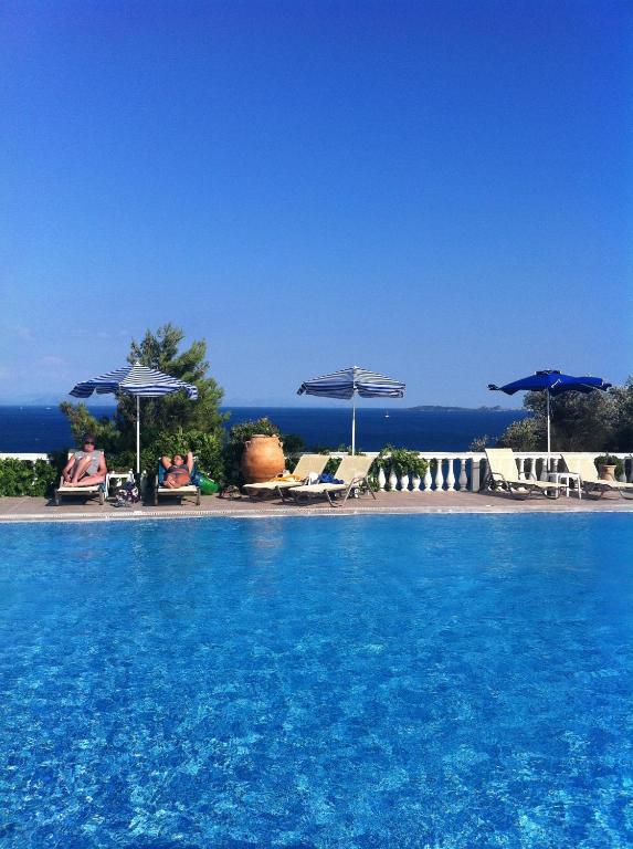 Nautilus Barbati — Swimming pool in Barbati, Ionian Islands