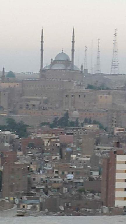 Helmeya Apartment with Touristic Views — Hotel in Cairo