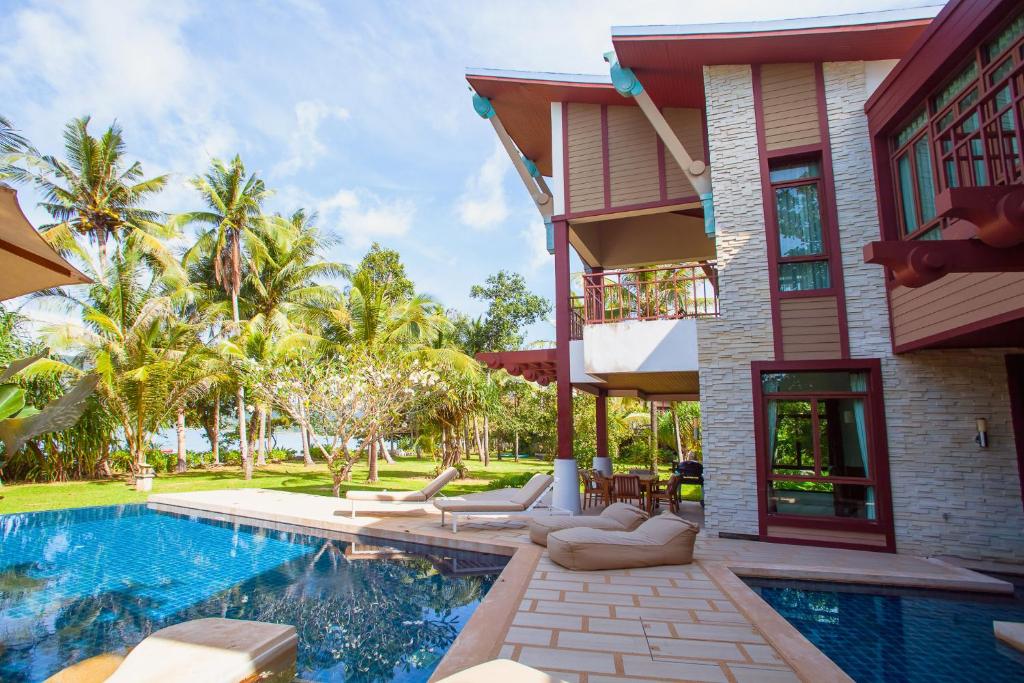 Amatapura Beach Villa 1, SHA Certified photo