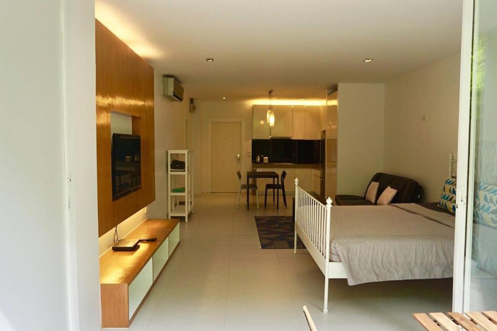 Ground Floor Studio The Trees Residence photo