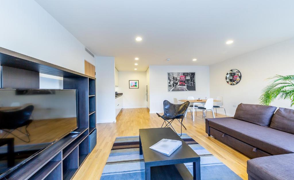 1 Bedroom Stylish Apartment near Regents Park FREE WIFI & AIRCON by City Stay London photo