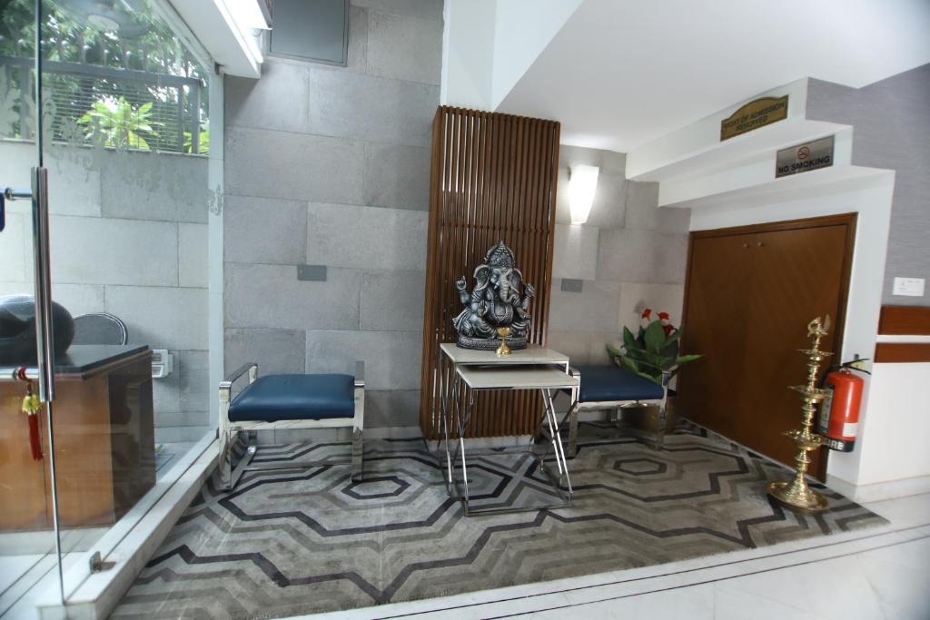 Hotel Palm Greens & Serviced Apartments photo