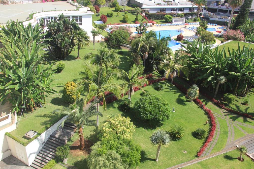 Suite Hotel Jardins Da Ajuda — Hotel building in Funchal, Madeira