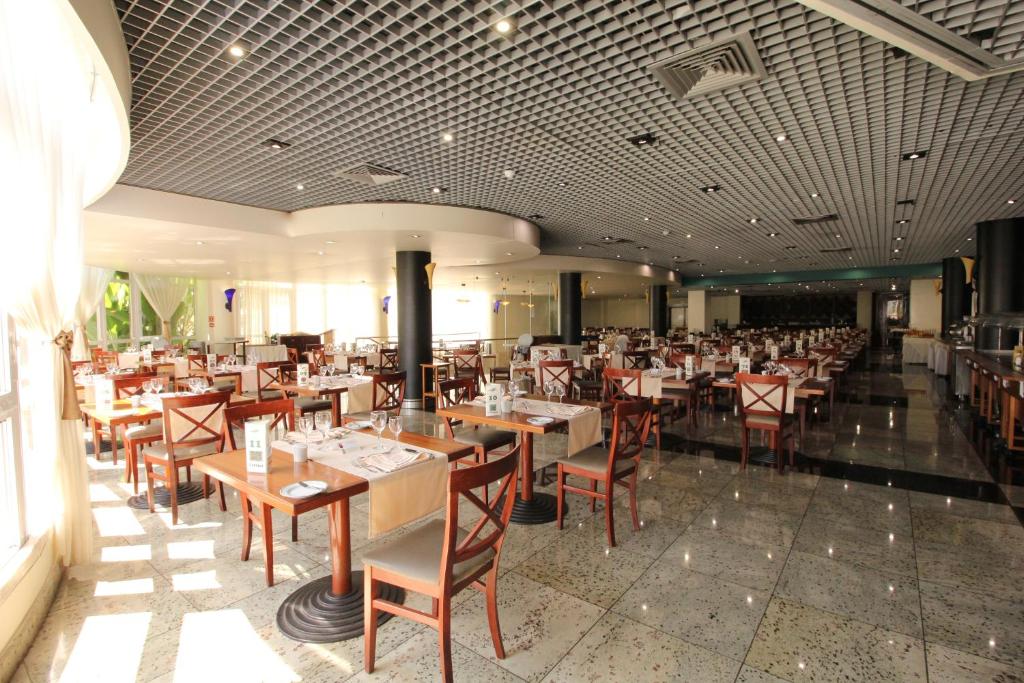 Suite Hotel Jardins Da Ajuda — Restaurant & bars in Funchal, Madeira