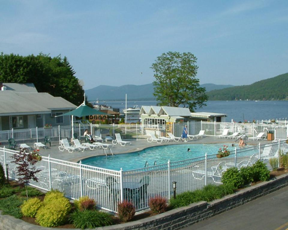 Swimming pool, Marine Village Resort in Lake George (NY)