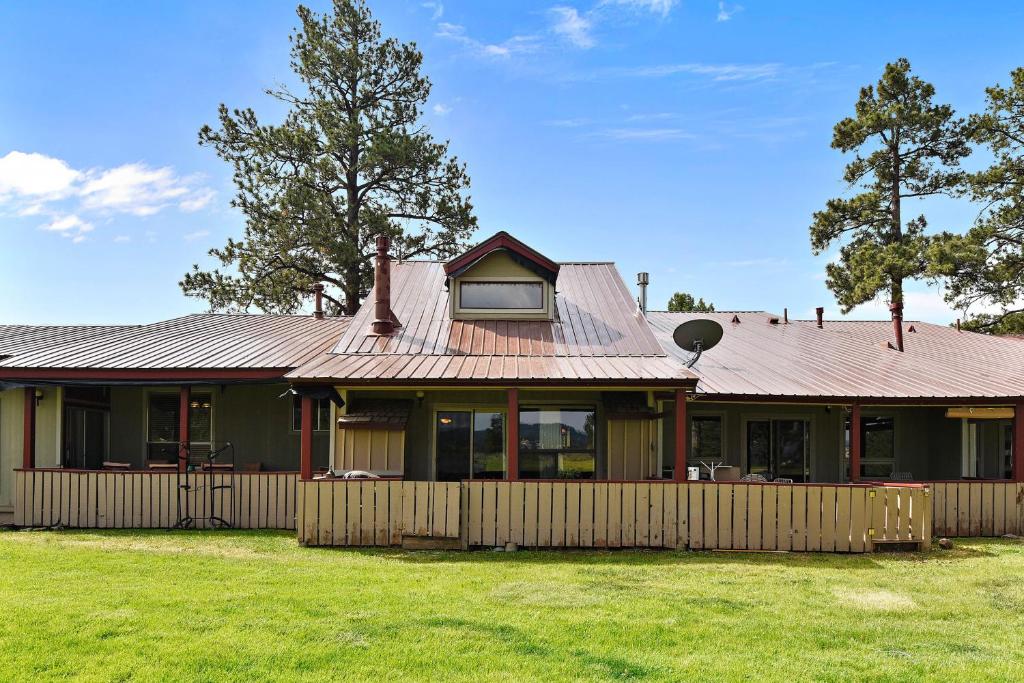 Popular attractions Area Nearby Property