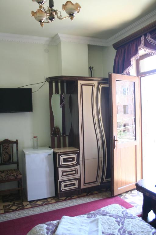 Shared lounge/TV area