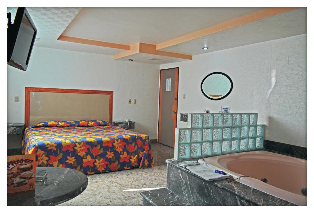 Hotel Santa Cruz - 2