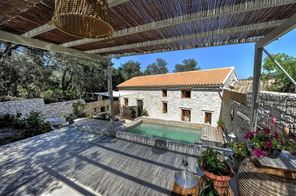Leonora House by Paxos Retreats photo