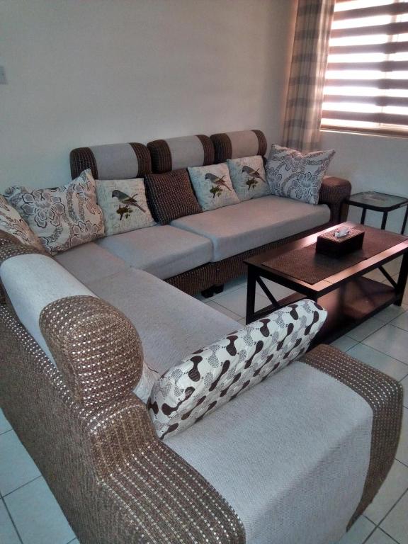 Regimanuel Apartments - Kwabenya — Hotel in Accra