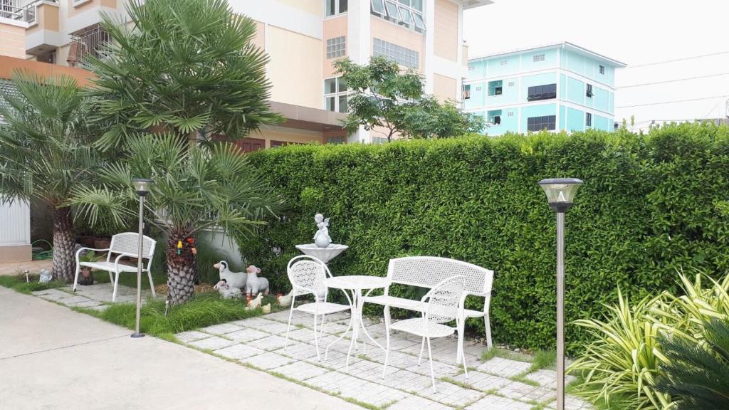 Surrounding environment, Nut Mansion Suvarnabhumi in Bangkok