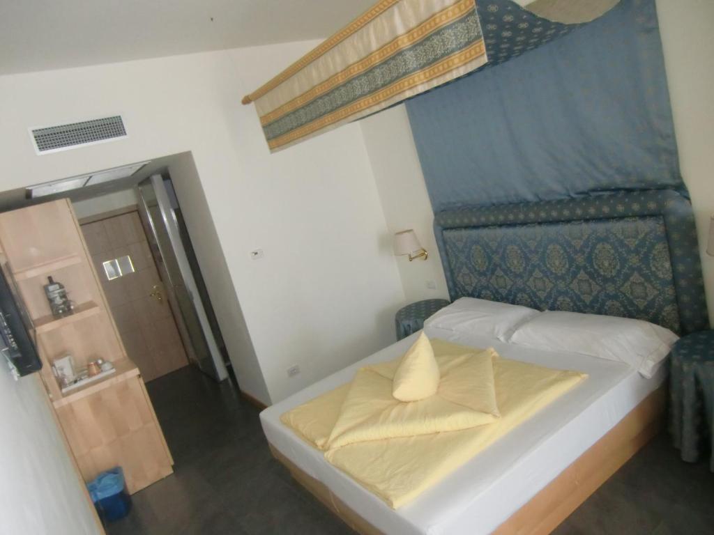 Beach Hotel Du Lac Malcesine — Hotel rooms in Malcesine, Veneto