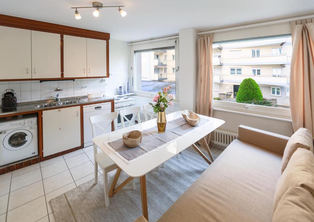 ☆ Central Apartment | Terrace & Private Parking ☆ - 4