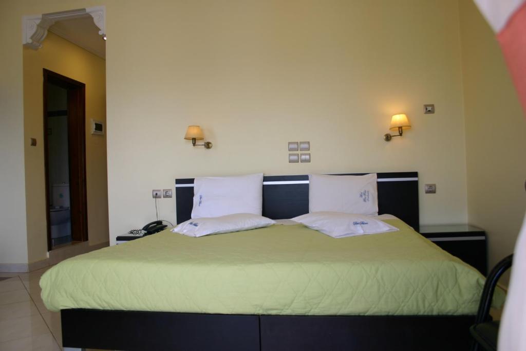 Petit Palais Hotel — Pokoje in Loutraki, Peloponez