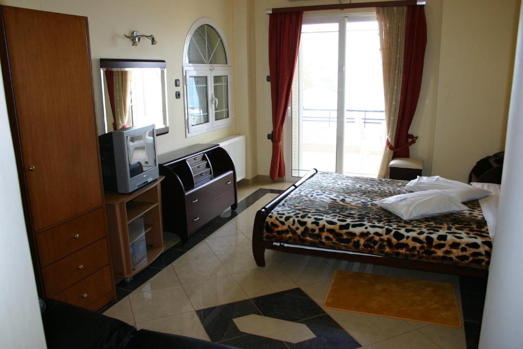Petit Palais Hotel — Pokoje in Loutraki, Peloponez