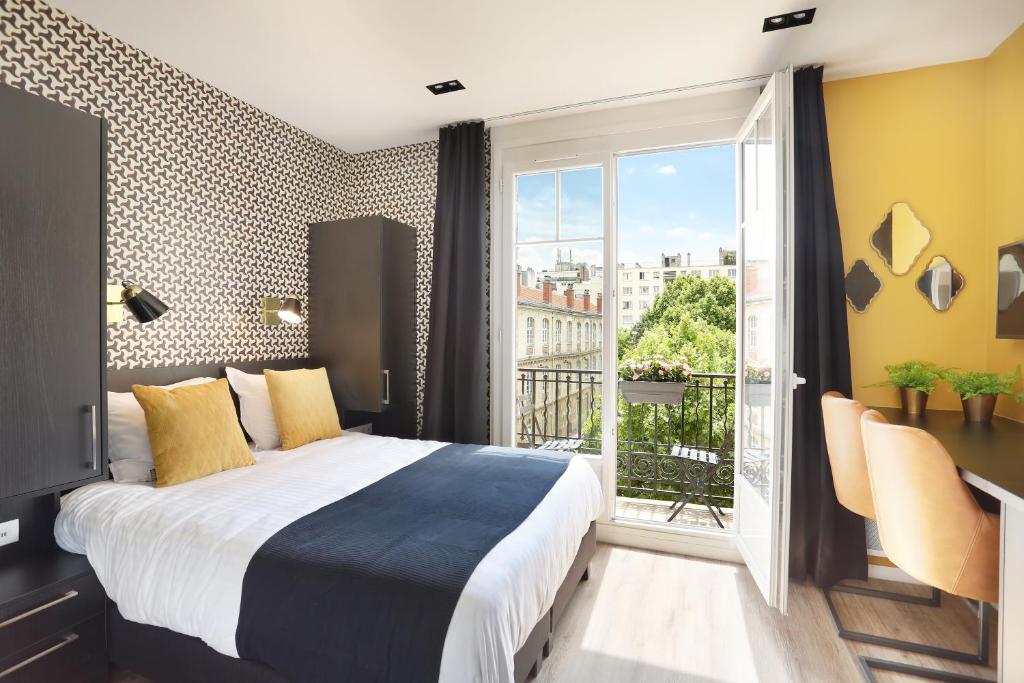Paris Eiffel by YAYS — Hotel in Paris