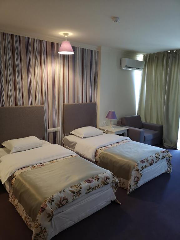Parish Hotel photo