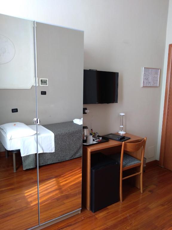 Hotel Twenty Nine photo