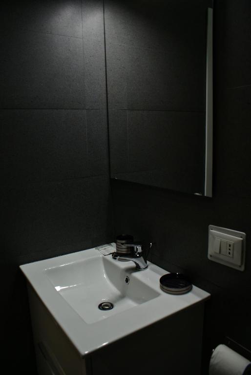 Empire Suites photo