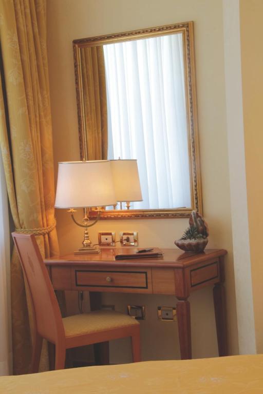 Hotel Tirreno — Hotel rooms in Parghelia, Calabria