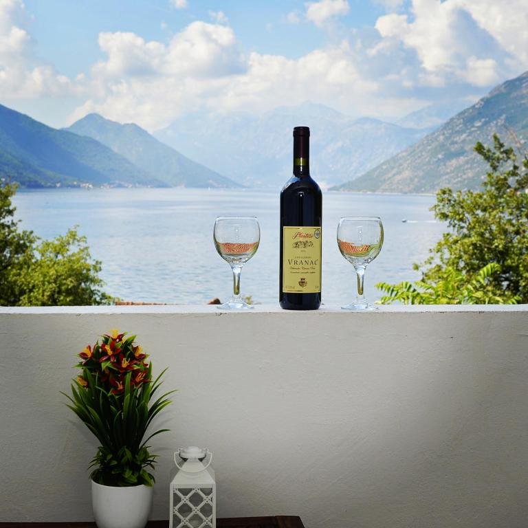 Apartments Saint Stasije — Hotel in Kotor
