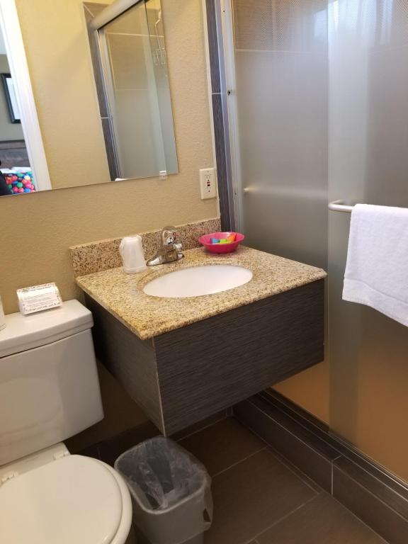 Greystone Motel photo