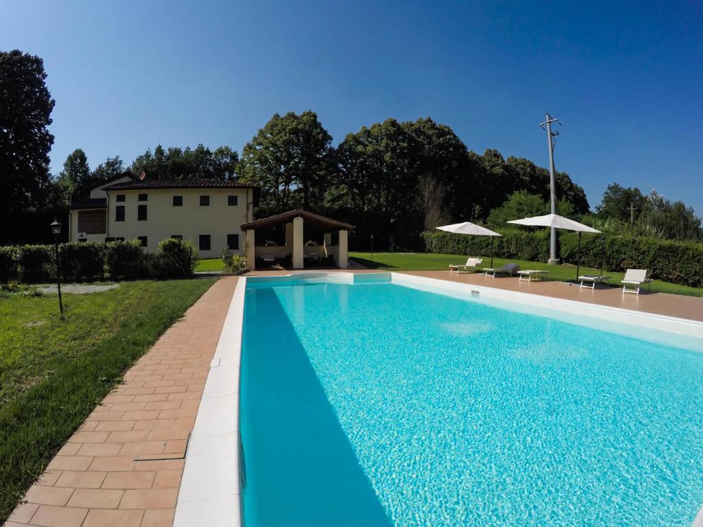 CASALE LA FATA -tipico toscano immerso nelle colline tra Lucca e Versilia, 6 appartamenti indipendenti - 2