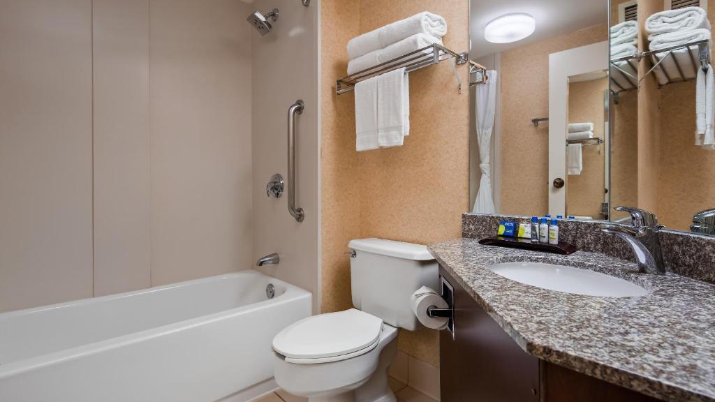 Surestay Plus Hotel Chicago/lombard By Best Western Photo 21