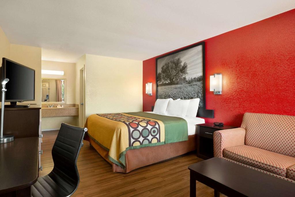 Super 8 By Wyndham Corsicana photo