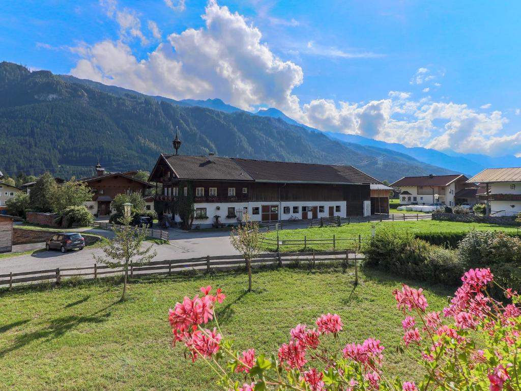 Chalet in Bramberg near Ski Slopes - 2