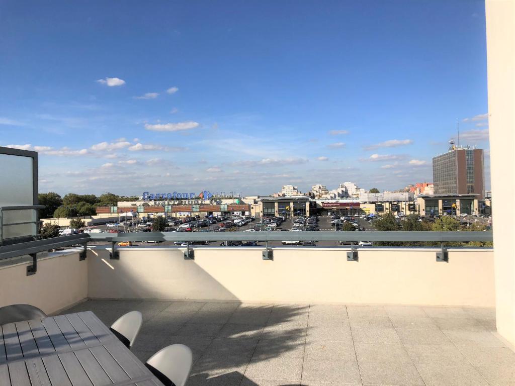 9 Place Des Terrasses De L agora 91000 Evry Residhome Paris-Evry - ViaMichelin HOTEL - Évry 91000