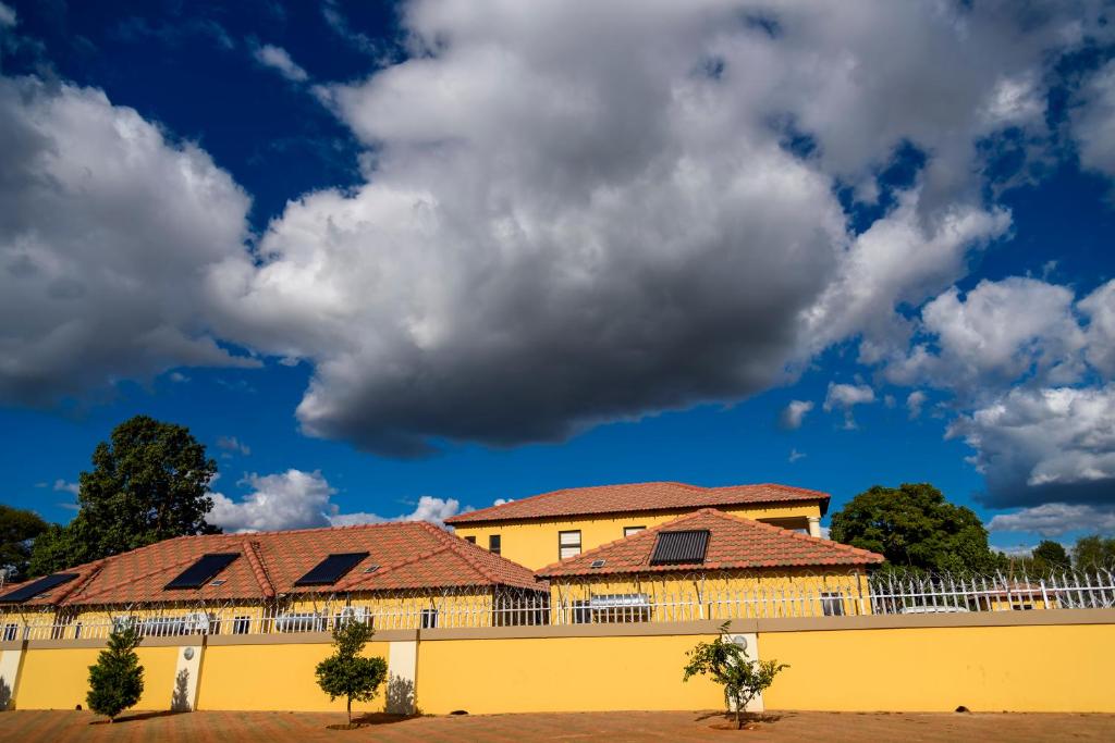 Hlulani Guest House photo
