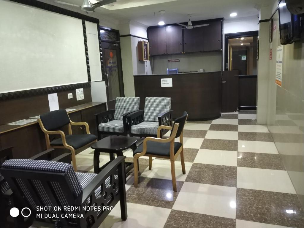 Shared lounge/TV area