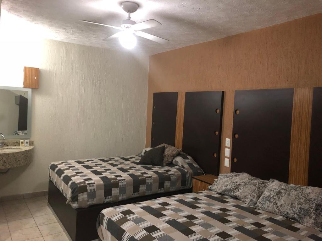 Hotel del Carmen — Hotel in Leon