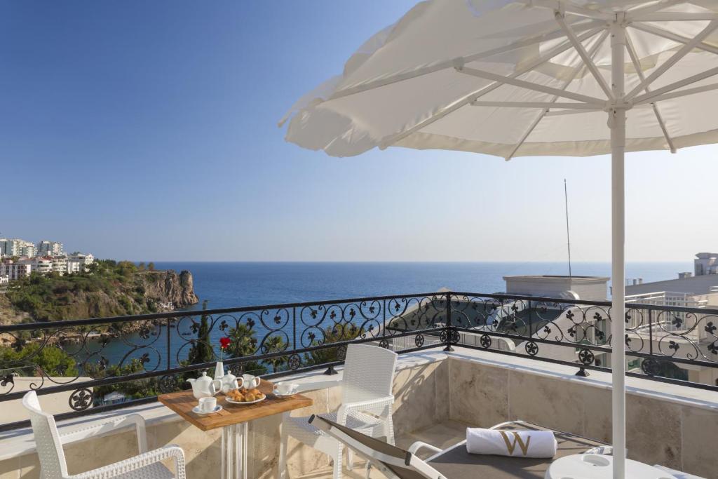 Wise Hotel & Spa - Adults Only photo
