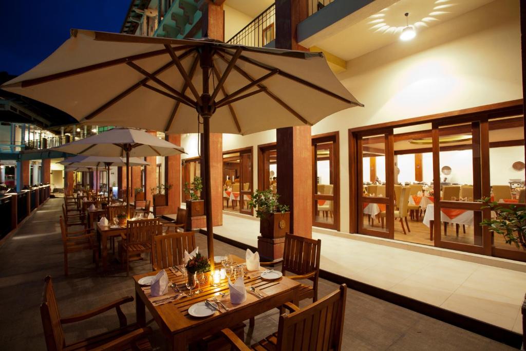 Restaurant, Amaya Hills Kandy in Kandy