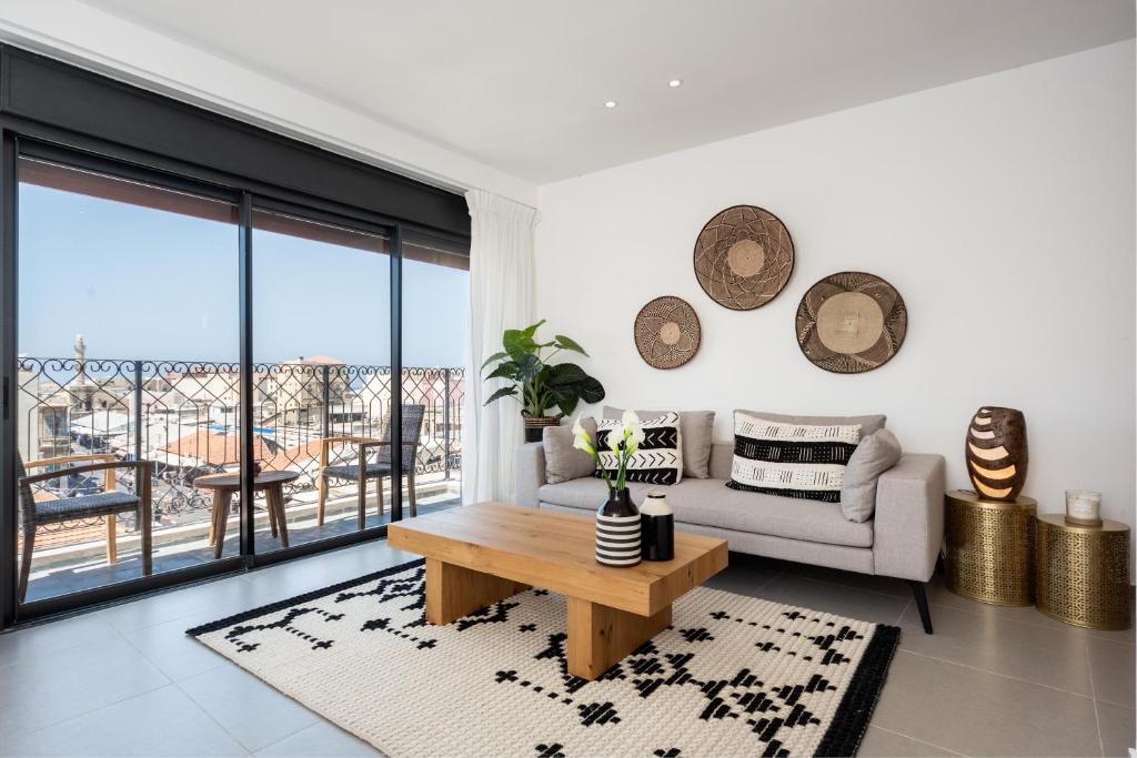 Duplex with Sea View Terrace above the Flea Market, Tel Aviv