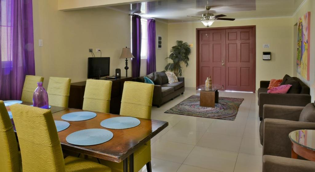 Pista Q hostel and apartments