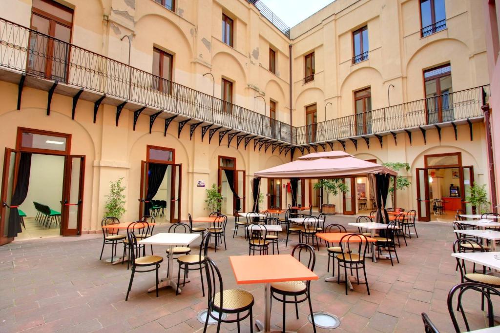 Entrance, Hostel Marina in Cagliari