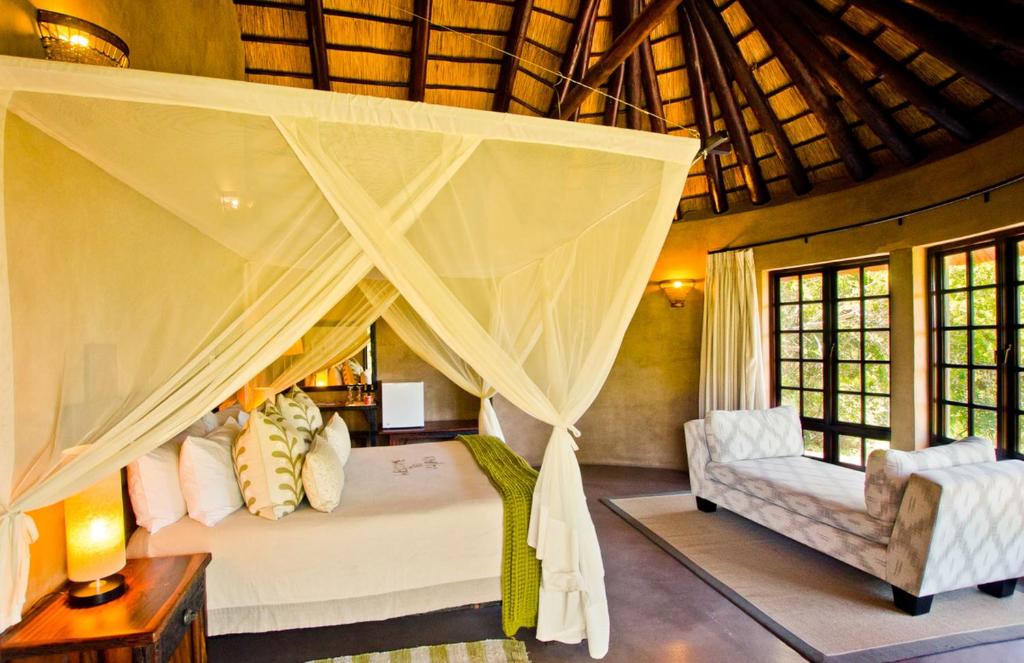 Vuyani Safari Lodge photo