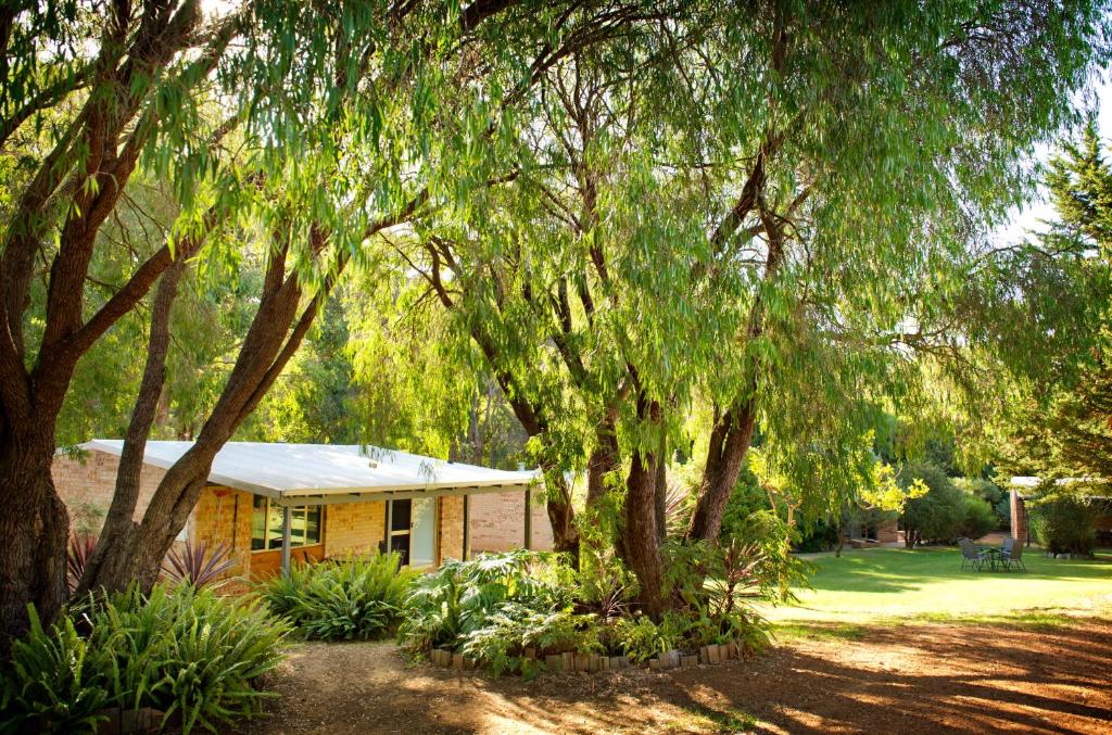 Peppermint Brook Cottages photo