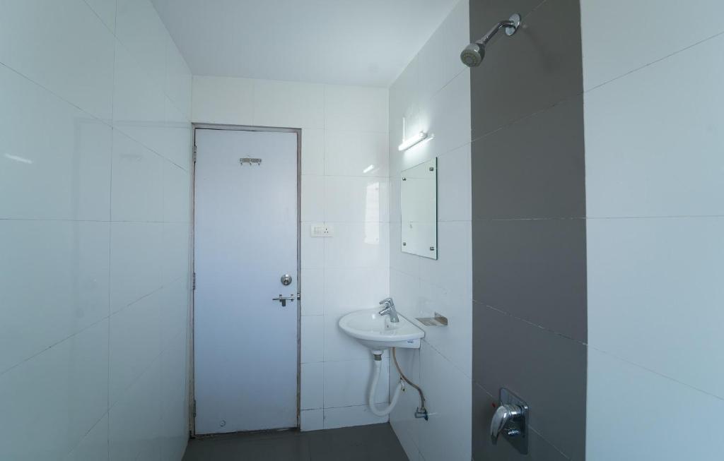 Hotel Aashish Deluxe Pet Friendly photo