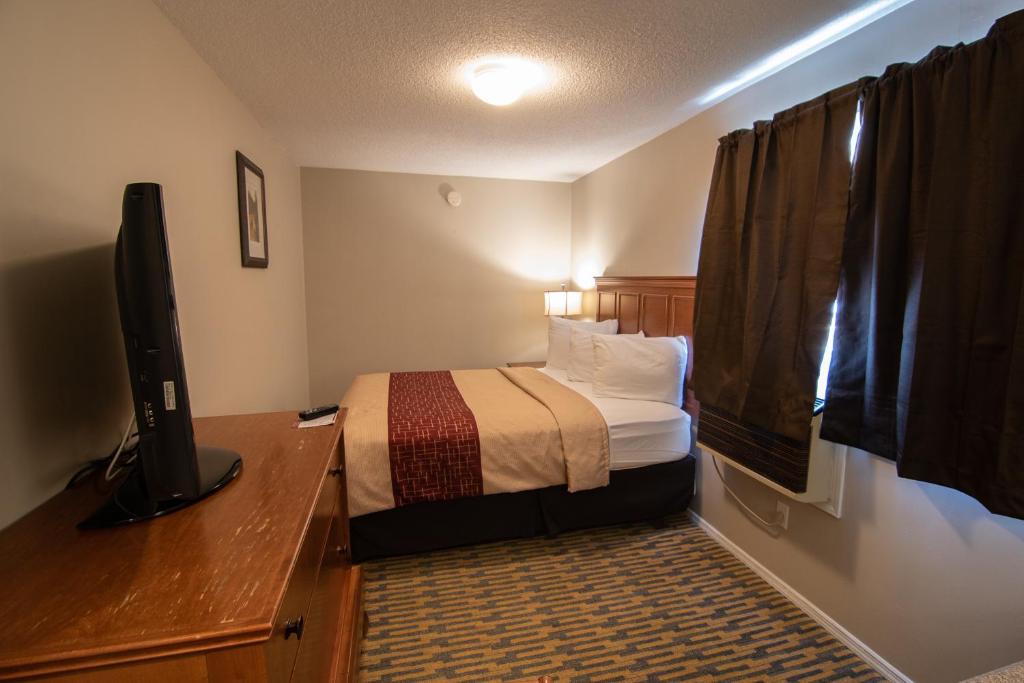 The Crow Peak Lodge photo