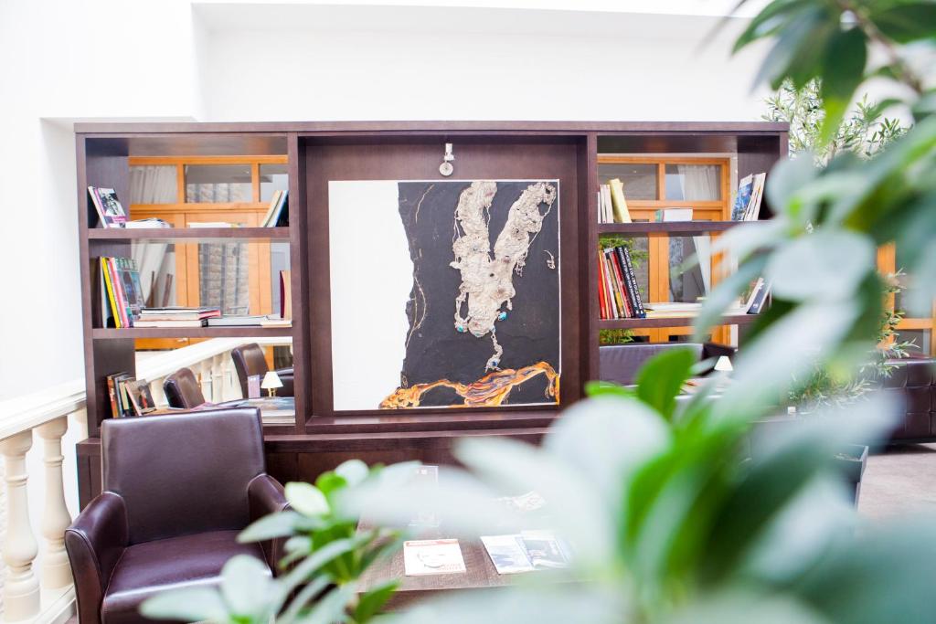 Progress Hotel Photo 11