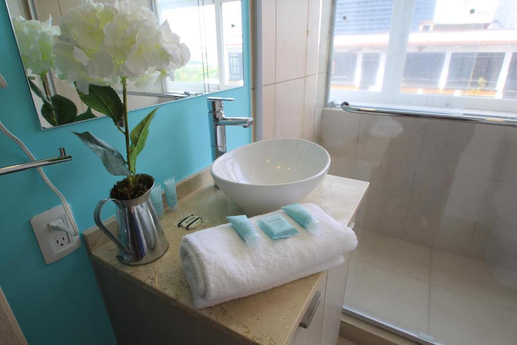 Boutique Apartment Downtown 707 two bedrooms - 5