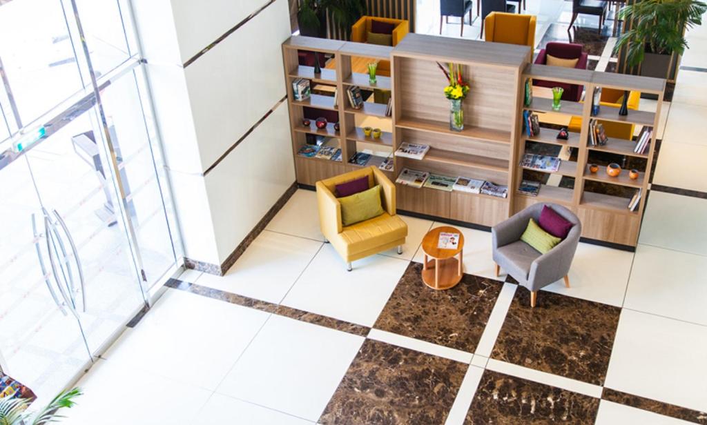Shared lounge/TV area