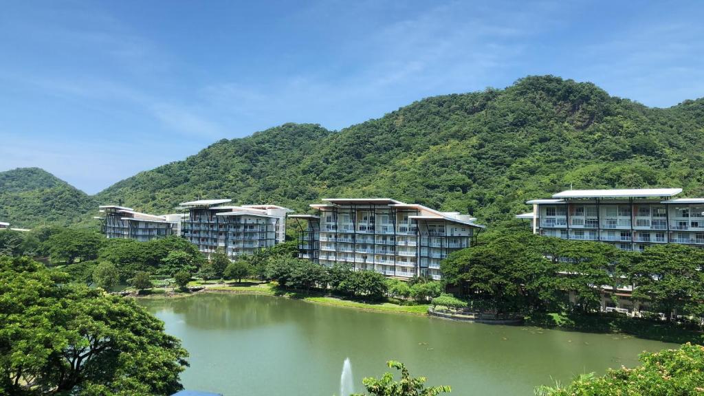 Surrounding environment, Pico de Loro 2BR Vacation Flat in Nasugbu