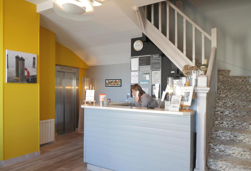 フロント・ロビー