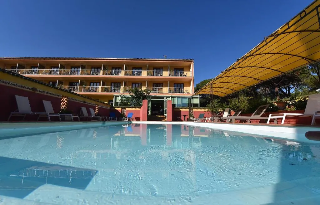 Hotel Cyrnea, Hotel in Calvi