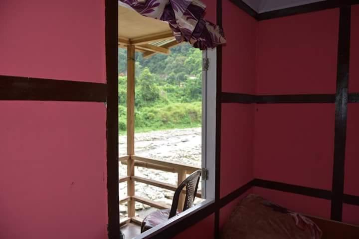 Vamoosetrail Reshi River Cottage photo